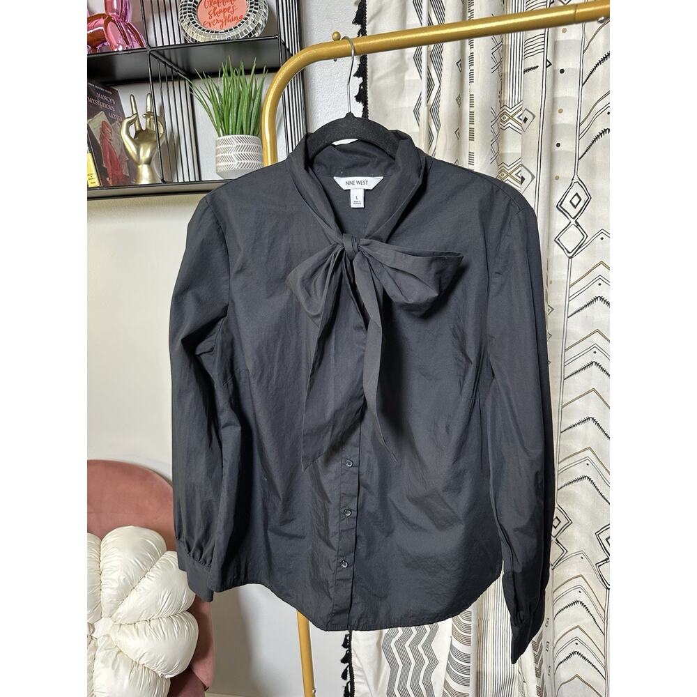 Nine West Bow Button Up Size Large